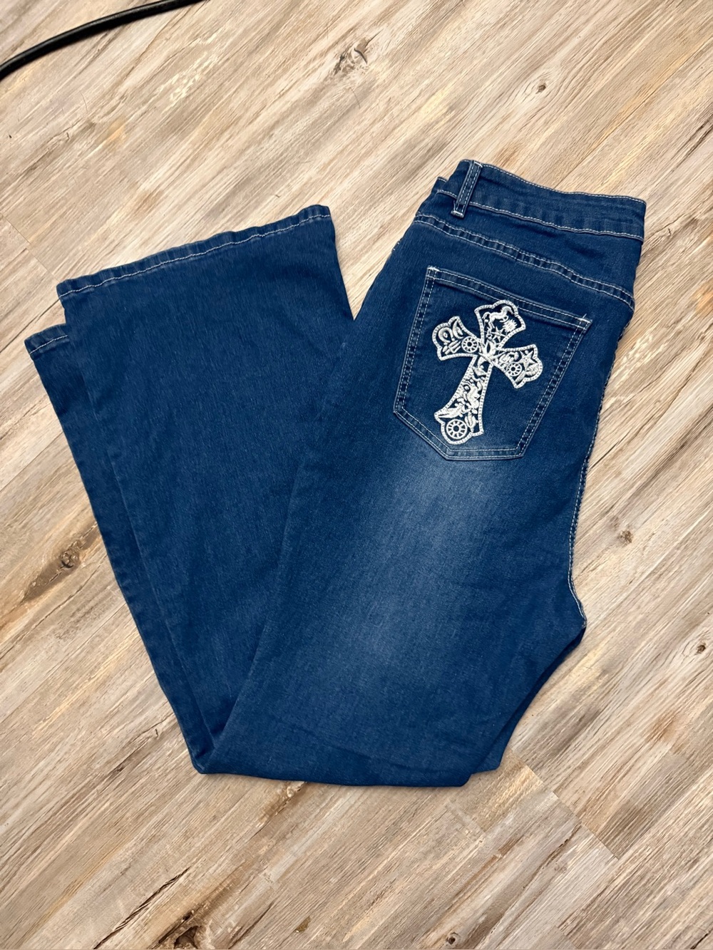 Shein Curve Flare Jeans Women’s Size 30 Dark Blue Embroidered Cross Pockets